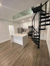 Building Photo - 7411 Carlyle Ave