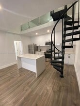 Building Photo - 7411 Carlyle Ave