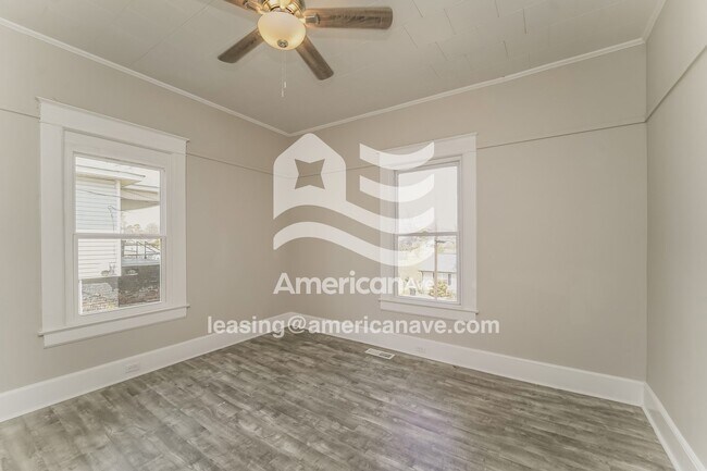 Foto del edificio - 130 2nd Ave