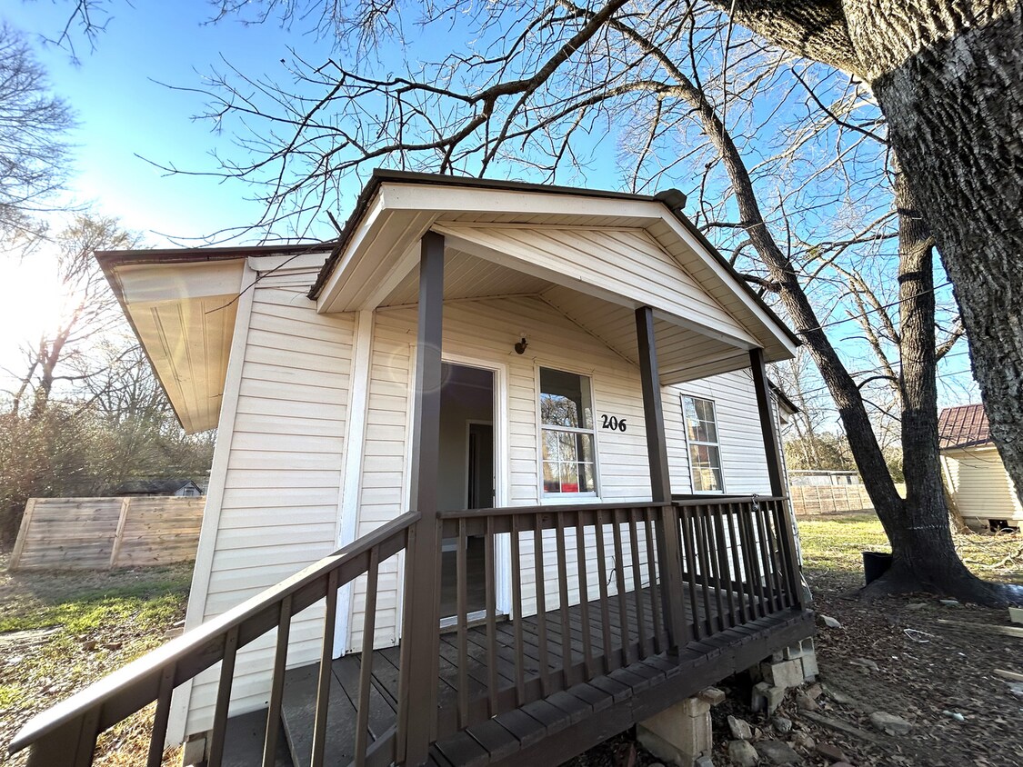 Foto principal - 2 Bedroom and 1 Bath Home in Jacksonville