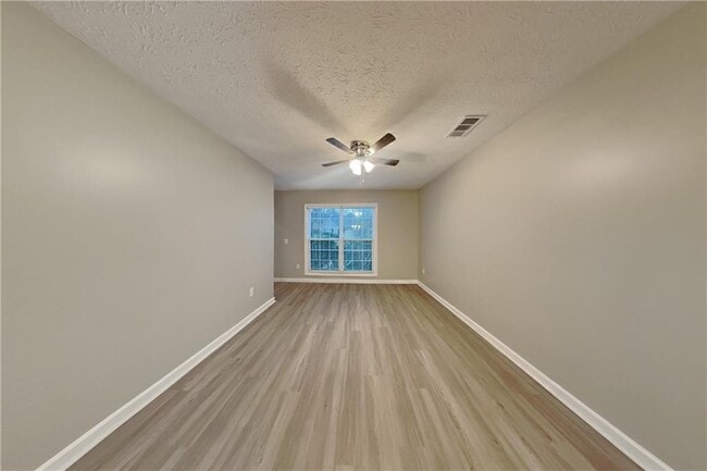 Building Photo - 1464 Claredon Dr NW