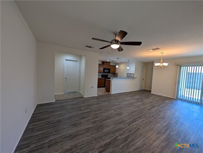 Foto del edificio - 2022 Shire Meadows