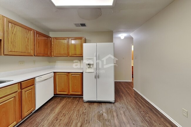 Building Photo - 4611 Camas