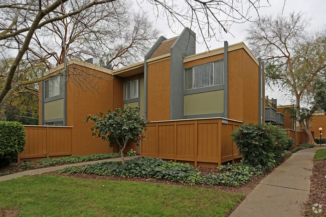 Building Photo - 5440 Marconi Ave