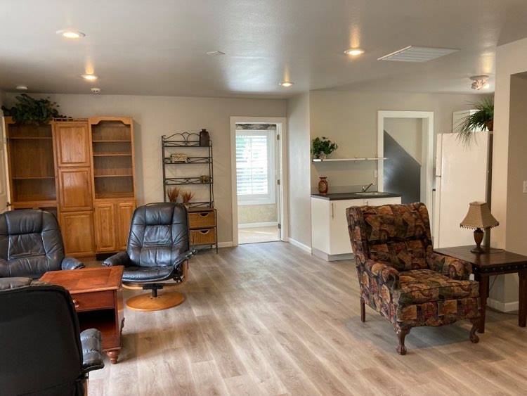 Great Room with Built Ins - 10609 44th Ave E