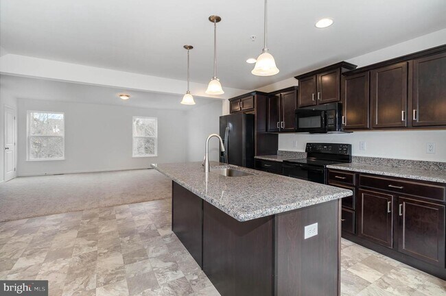 Building Photo - 8143 Kelly Dr