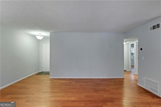 Foto del edificio - 176 Barone Pl NW