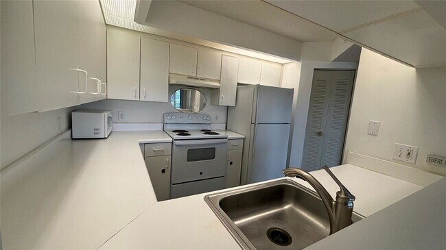 Foto del edificio - 13800 SW 5th Ct