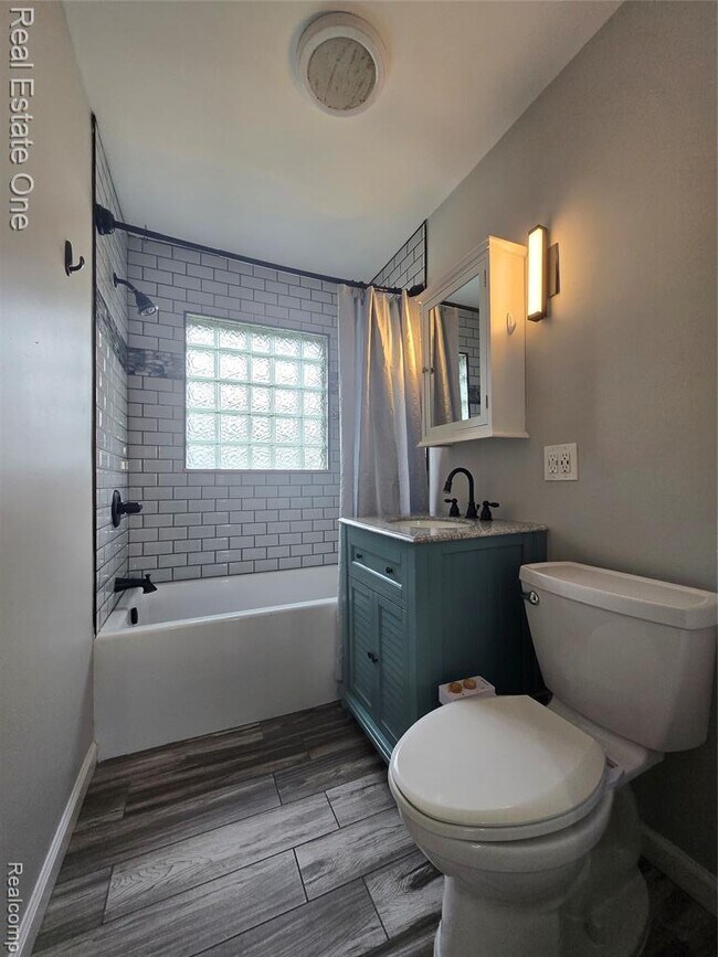 Foto del edificio - 28425 Alger St