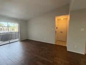 Building Photo - 3300 Pebblebrook Dr