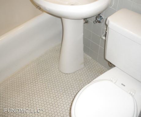 Foto del edificio - 2830 E 130th St