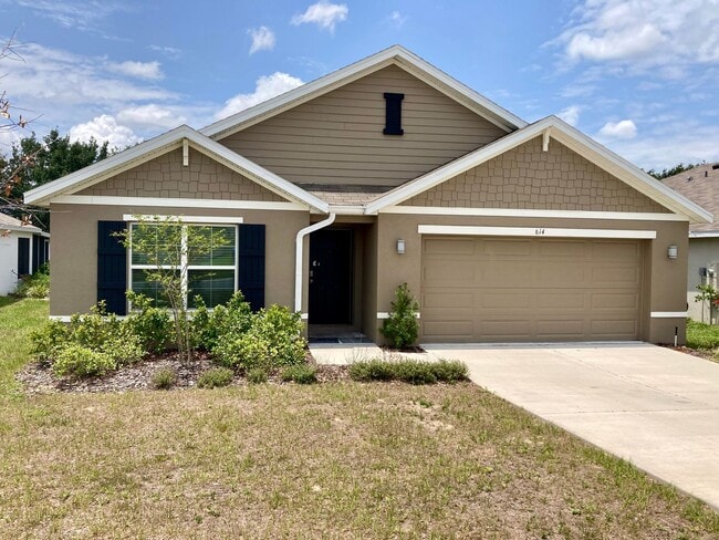 Building Photo - The Fairways Golf Course Home