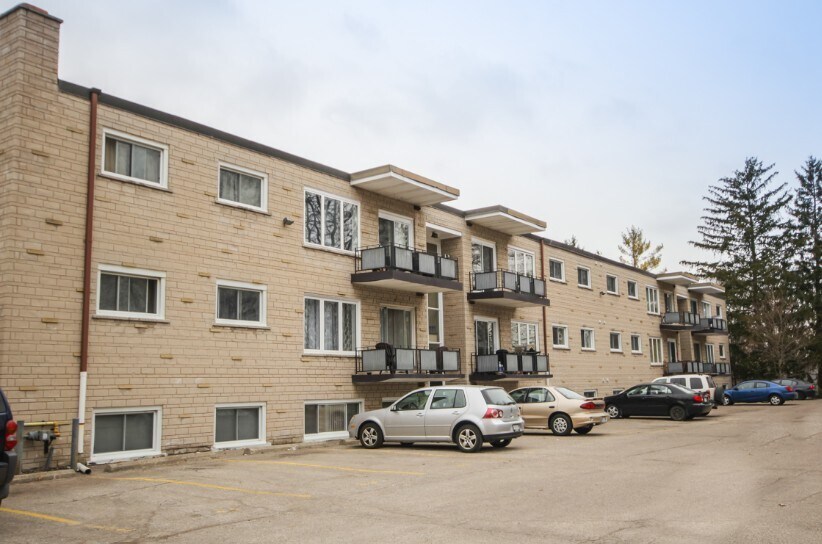 Photo du bâtiment - Erb Court Apartments