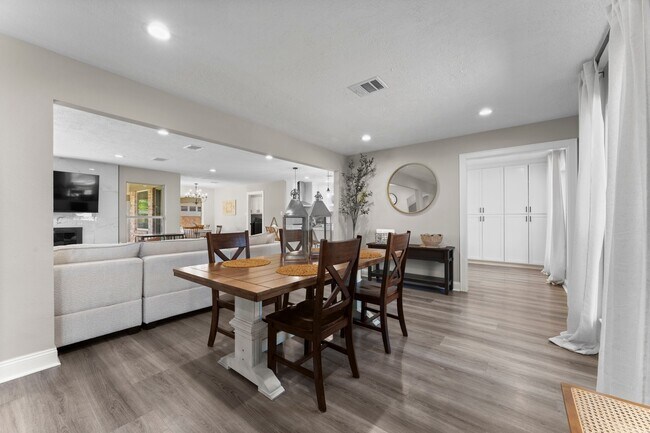 Foto del edificio - 5207 Alamosa Ln