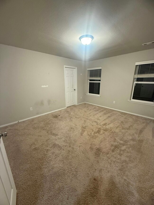 Building Photo - 530 Woodcreek Lp