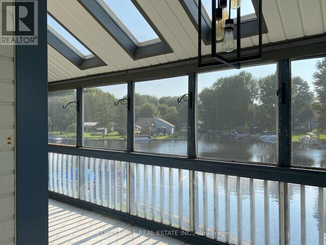 Photo du bâtiment - 10 Laguna Pkwy