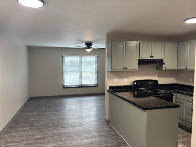 Foto del edificio - Camden Pointe Apartments