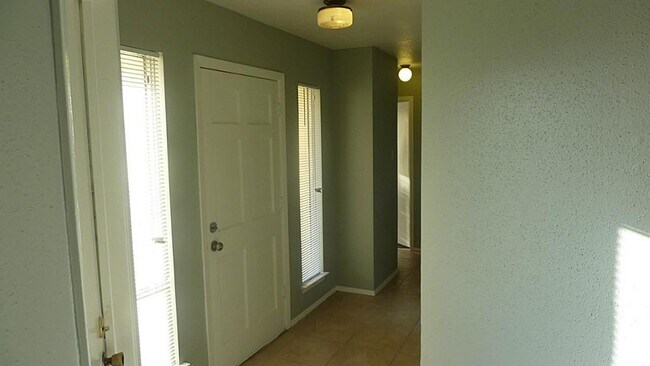 Foto del edificio - 16750 Quail Run Dr