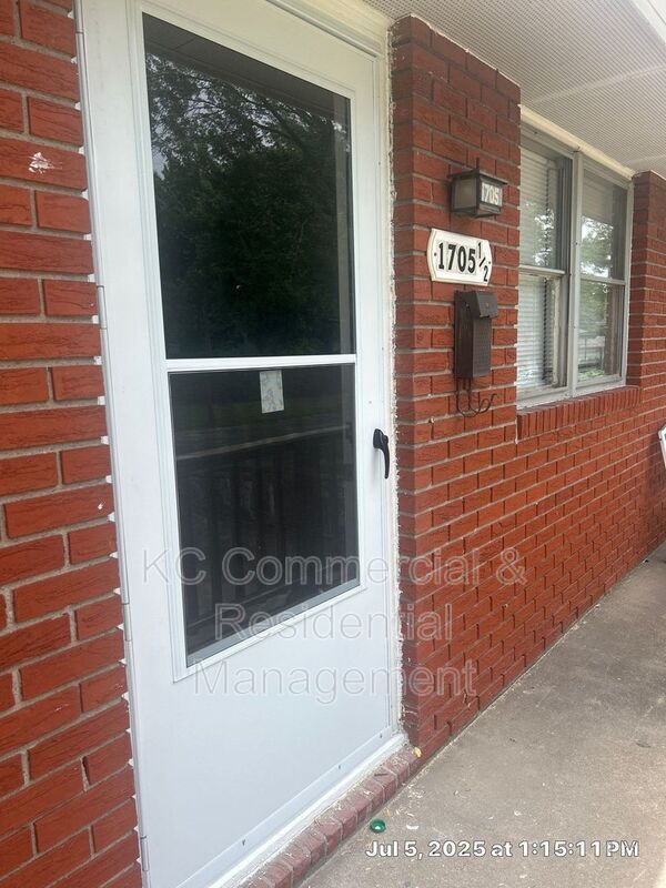Building Photo - 1705 N Lynn St