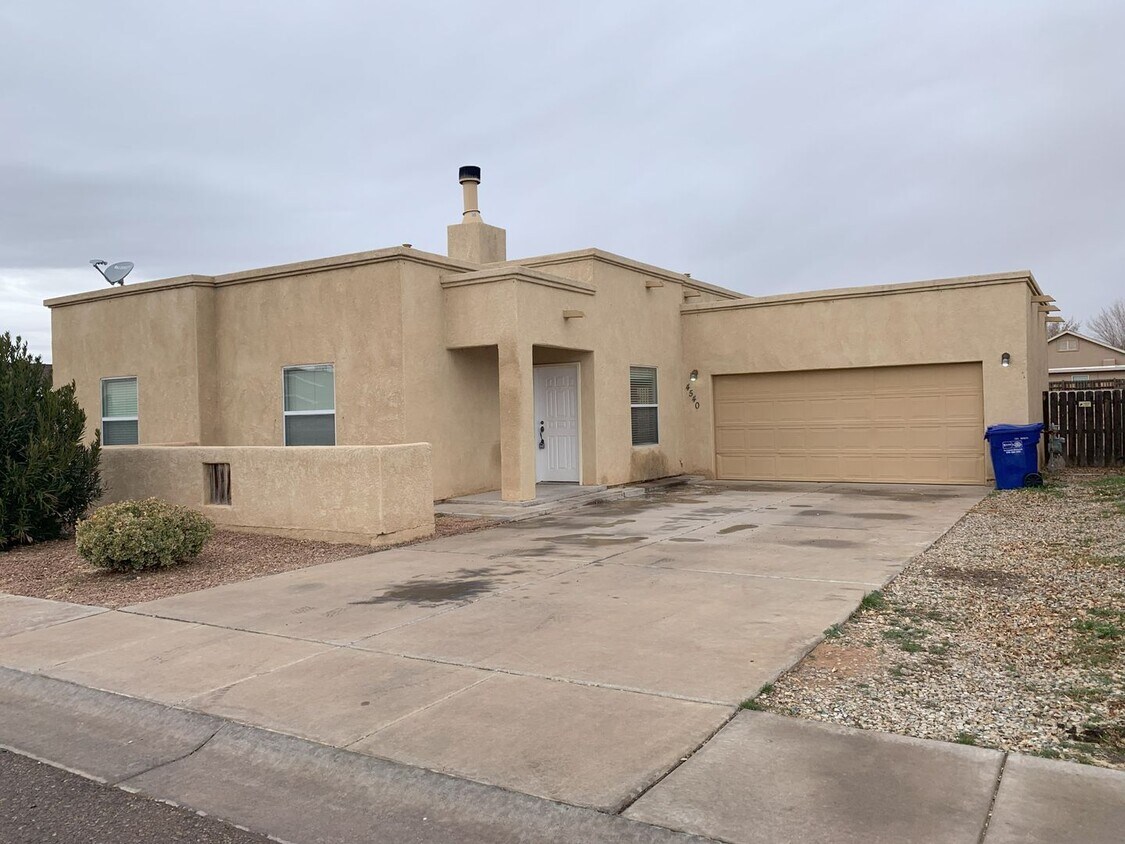 4540 Camino Dos Vidas, Las Cruces, NM 88012 House Rental in Las