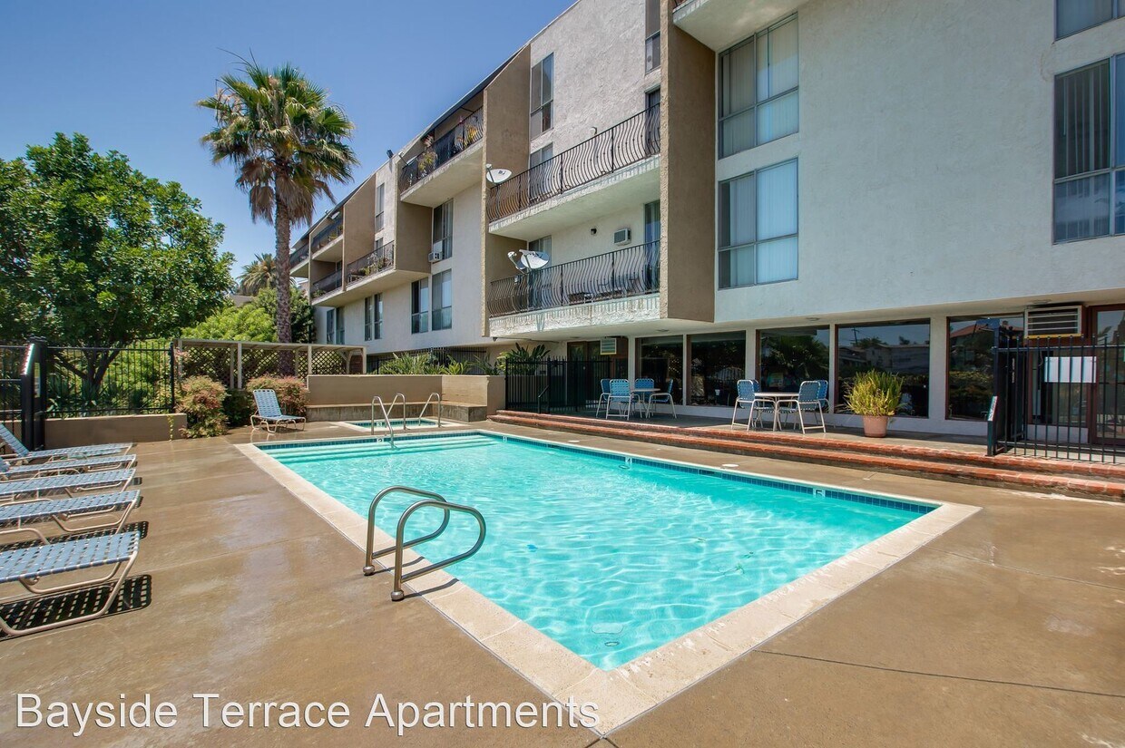 Foto principal - 860 W 5th St