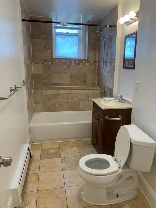 Foto del edificio - 1332 Commonwealth Ave