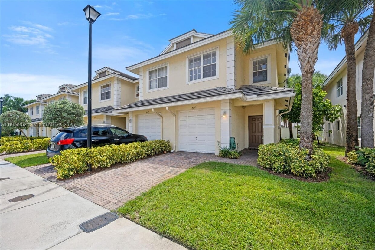 Primary Photo - 3019 NW 30th Ave