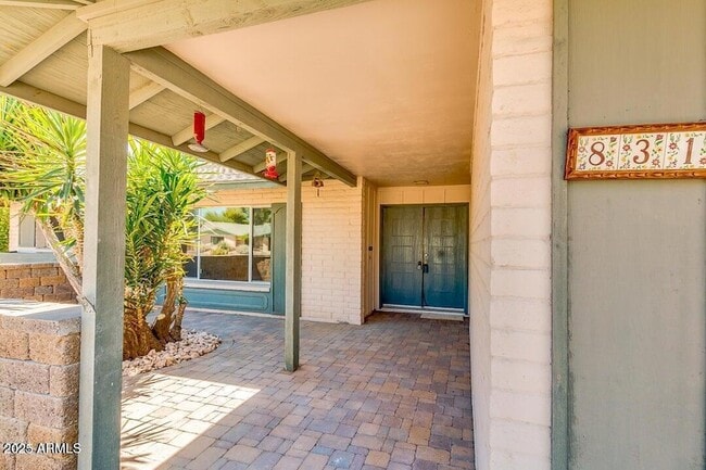 Foto del edificio - 831 E Stephens Dr