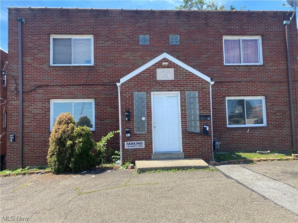 2614 Sunset Blvd Unit 1, Steubenville, OH 43952 Room for Rent in