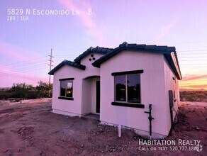 Building Photo - 5829 N Escondido Ln