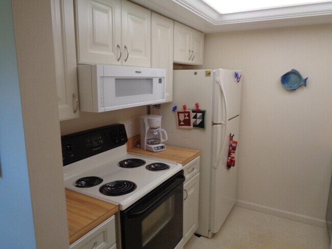 Foto del edificio - 5527 NE Gulfstream Way