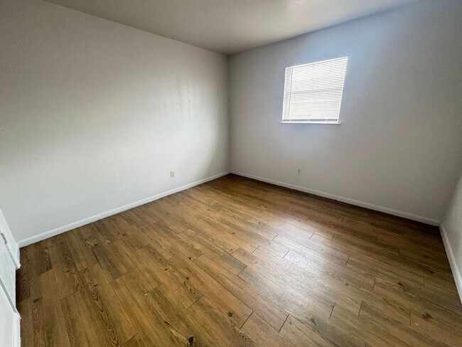 Foto del edificio - 611 Sunset Ln