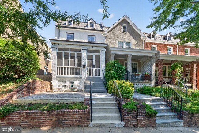 Foto del edificio - 3909 W St NW