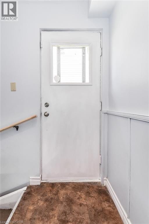 Photo du bâtiment - 128 Carlyle Dr