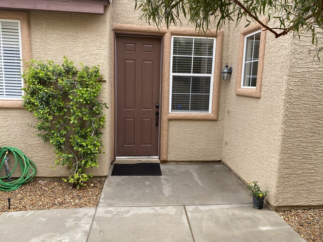Building Photo - 6005 Linosa Ct