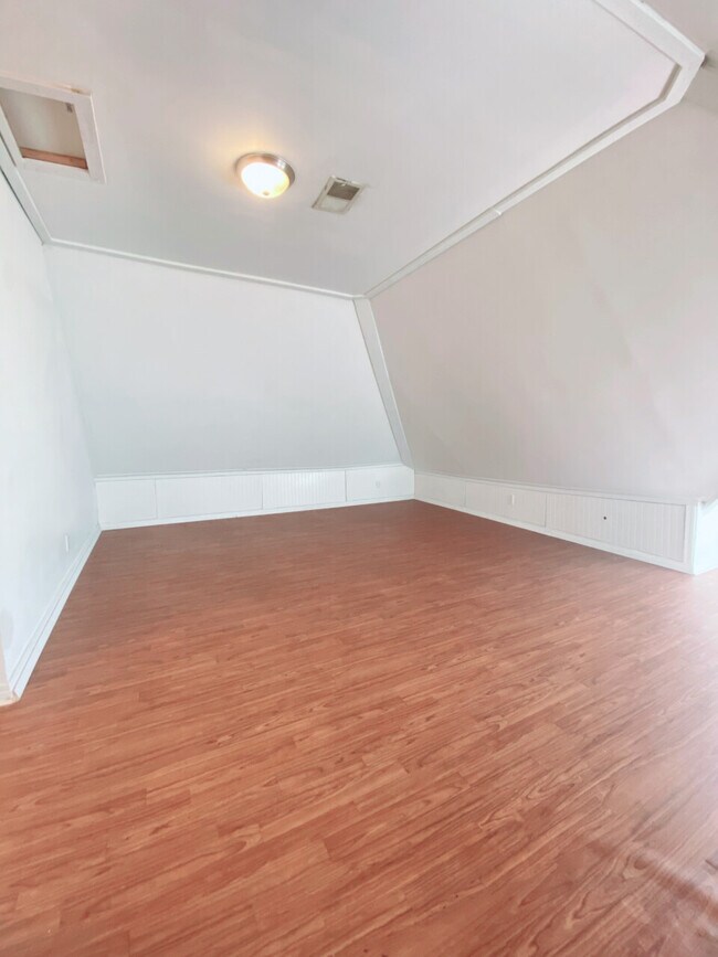 Foto del edificio - 224 West Carrol