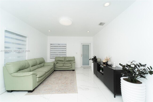 Foto del edificio - 172 W 17th St