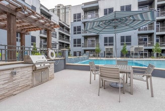 Building Photo - Aston Post Oak