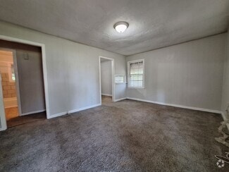 Building Photo - 3165 S Clifton Ave