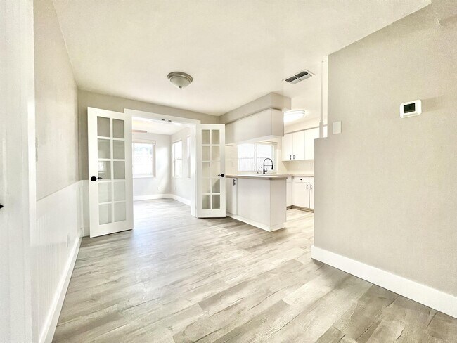 Foto del edificio - 3624 Oakhurst Dr