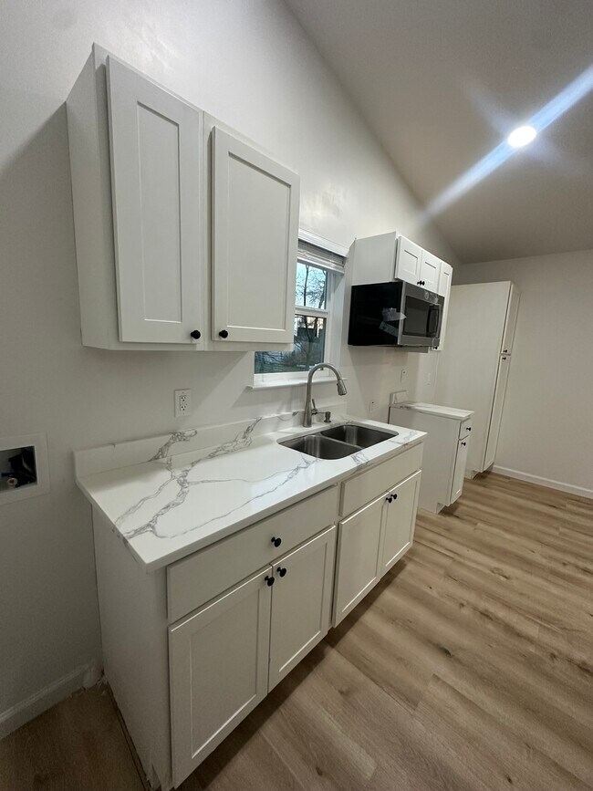 Foto del edificio - 140 N Acres Dr