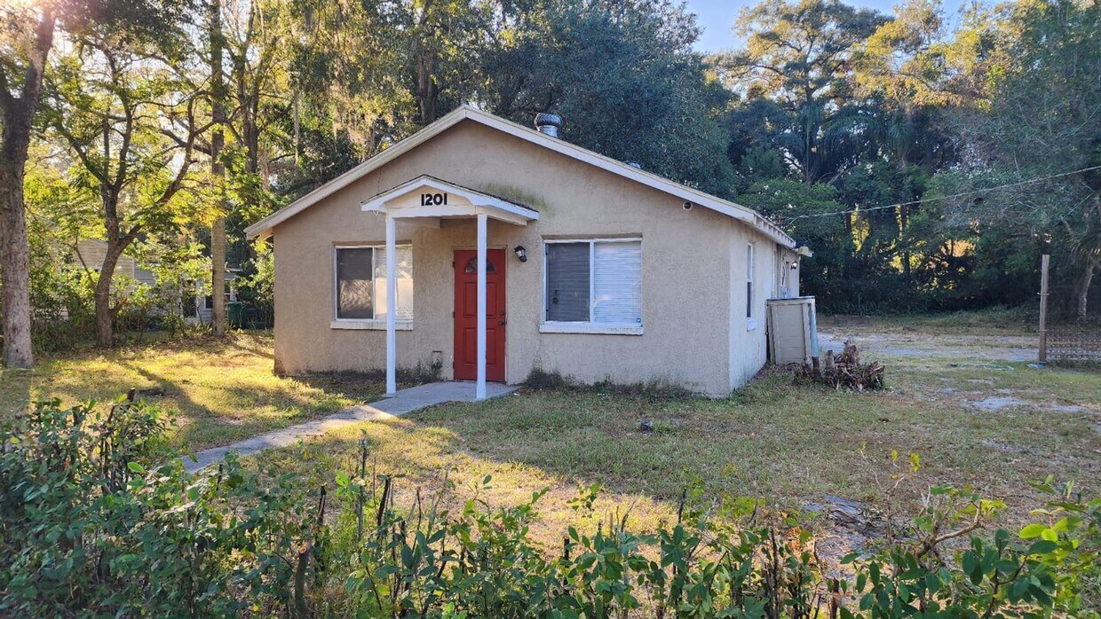 Primary Photo - 2/2 Located in Old Seminole Heights