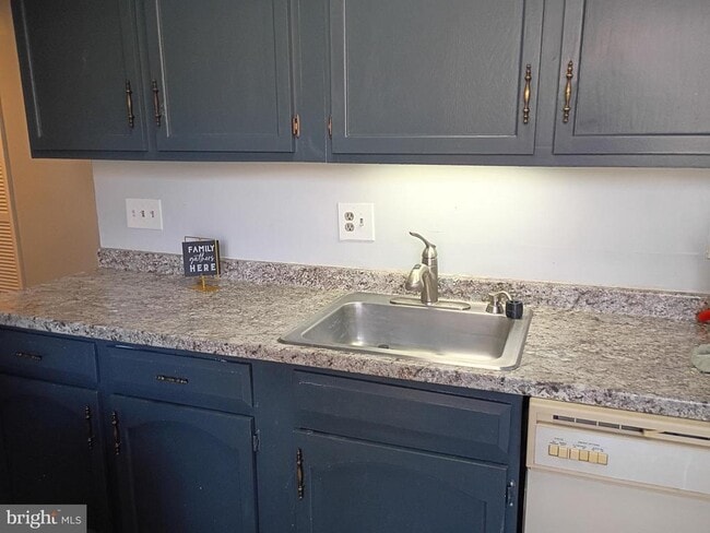 Building Photo - 3331 Huntley Sq Dr