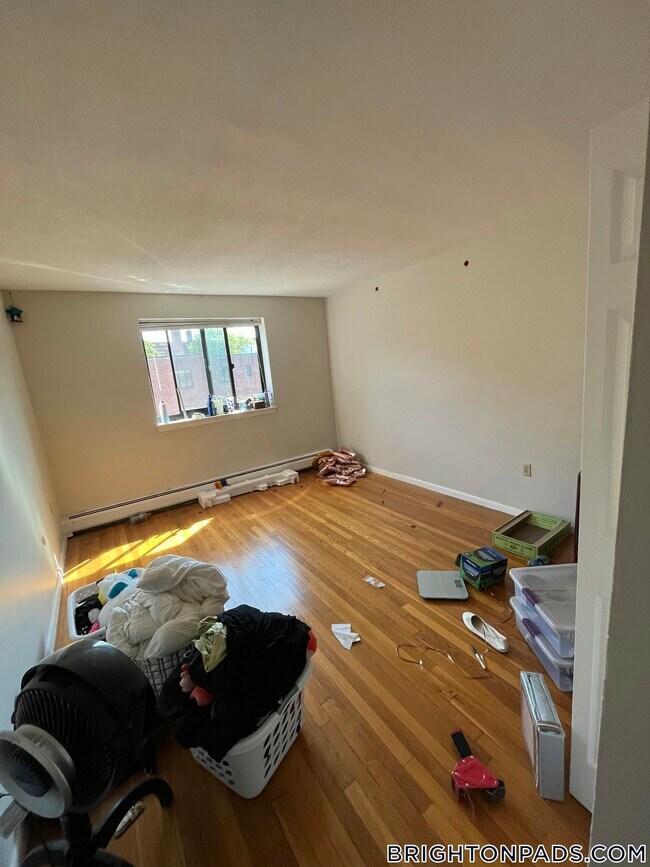 Building Photo - 85 Sutherland Rd