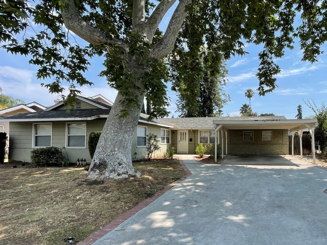 Primary Photo - 23042 Covello St