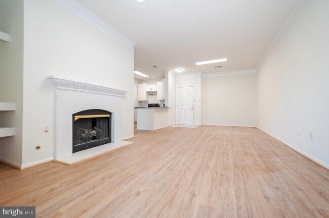 Foto del edificio - 1521 Spring Gate Dr.