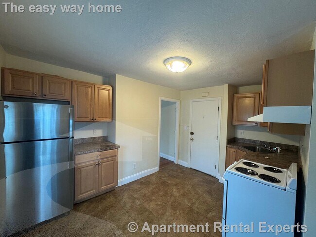 Building Photo - 213 Beacon St