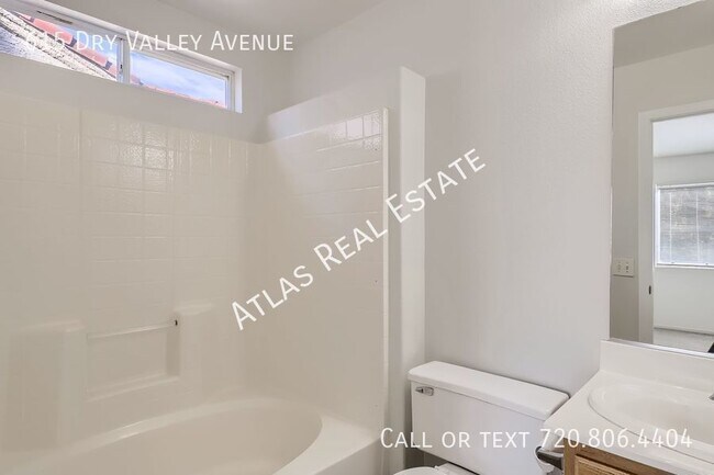 Building Photo - One Story! 3 Bedroom 2 Bath home in NLV!! ...