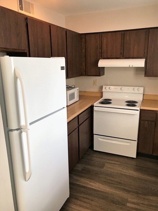 Foto del edificio - Bright and Updated Apartment with 2 Balconies!