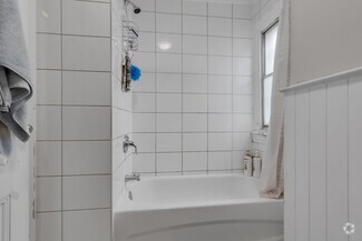 Building Photo - 75 Rideau St